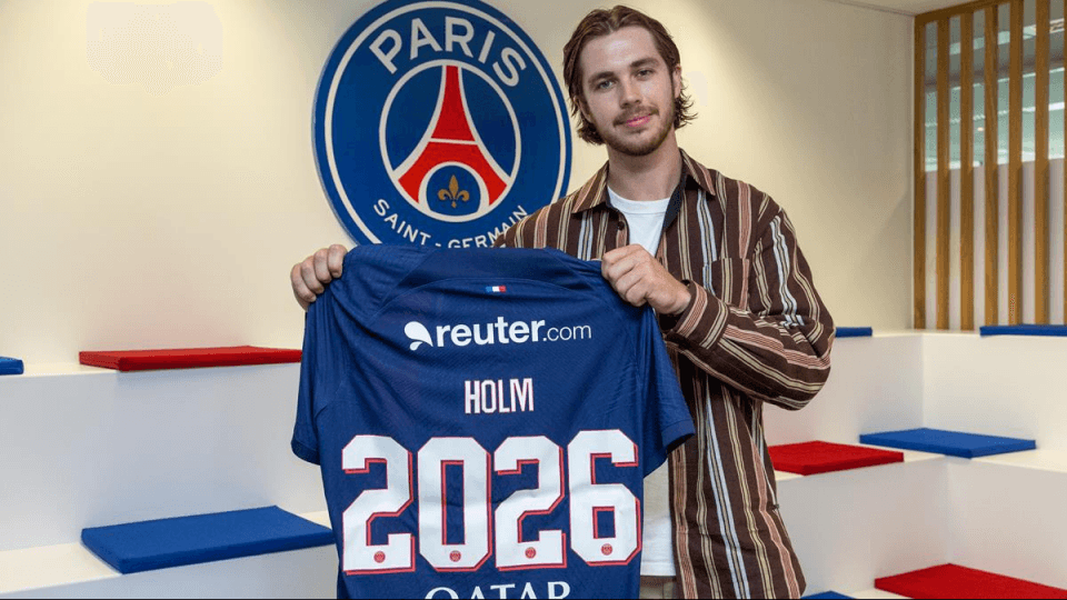 Jacob Holm is moving to PSG.